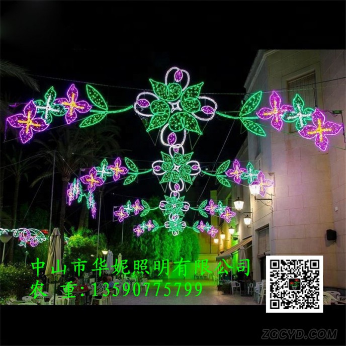 2d-motif-hanging-light-Across-Christmas-street (1)